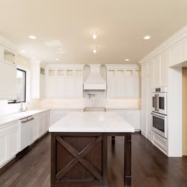 
The Northridge II style kitchen is crafted with Maple wood with a cream and smoke finish. Call 586-247-1140 or visit our showrooms in Shelby Township & West Bloomfield to find out more information. 
