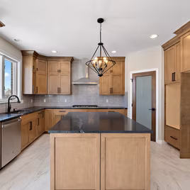 The Youngstown Square Edge kitchen is crafted with Maple wood with a sable finish. Call 586-247-1140 or visit our showrooms in Shelby Township & West Bloomfield to find out more information. 