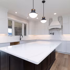 The New Shaker kitchen is crafted with a maple wood and a white & graphite finish. Call 586-247-1140 or visit our showrooms in Shelby Township & West Bloomfield to find out more information. 